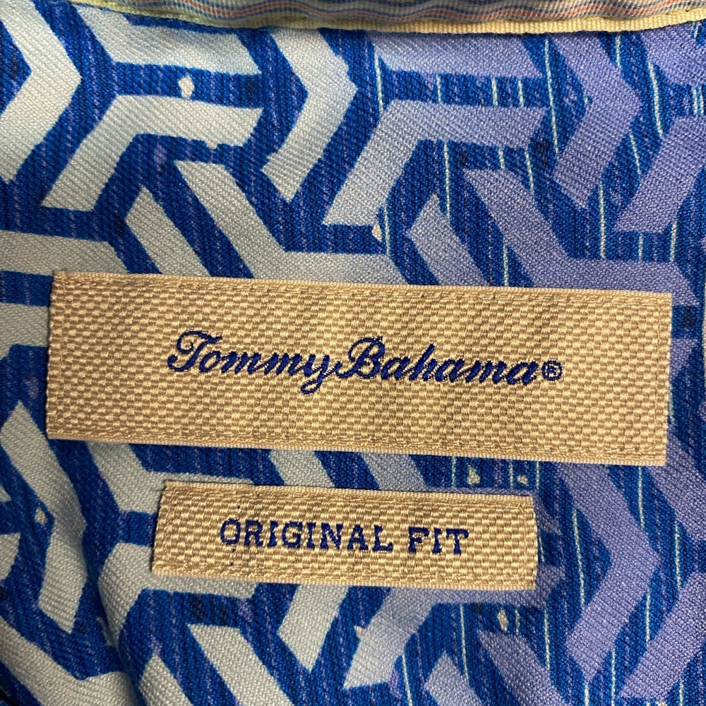 Tommy Bahama 100% Silk Short Sleeve Button Up Shirt Men’s Medium - Picture 3 of 4
